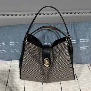 Coach bag. Brand new. Gorgeous actually!!